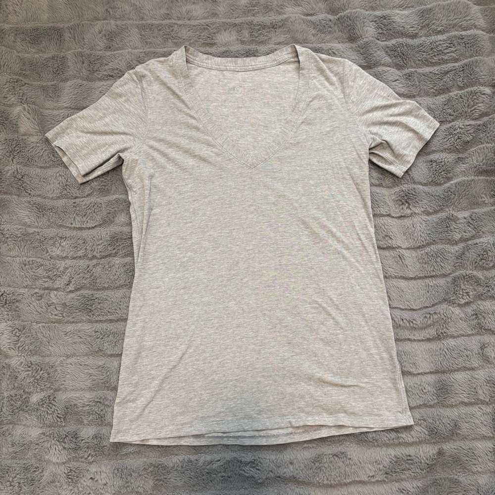 lululemon athletica Women's V-Neck Tee - Heather Light Gray
